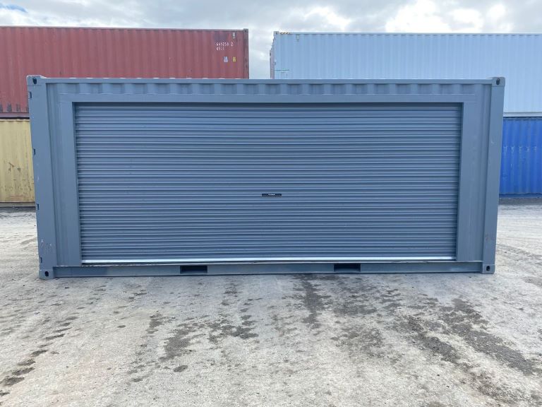 https://www.gatewaycontainersales.com.au/app/uploads/2021/12/How-to-build-your-own-shipping-container-garage-1.jpg