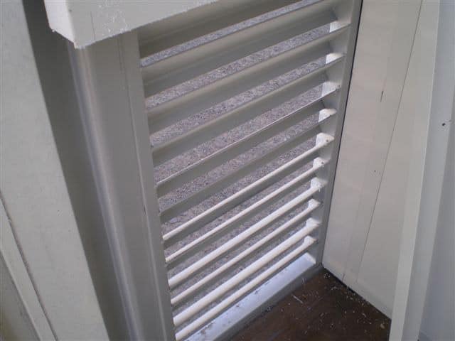 Container floor ventilation